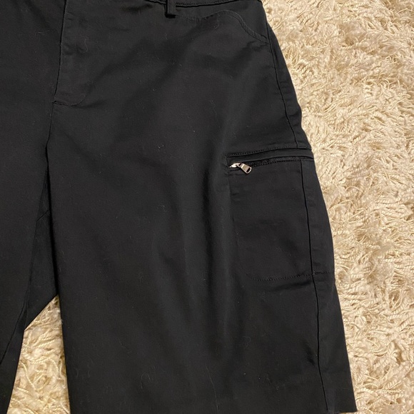 Lauren Ralph Lauren Stretch Bermuda Active Short Women’s, size 12. Black - Picture 8 of 11